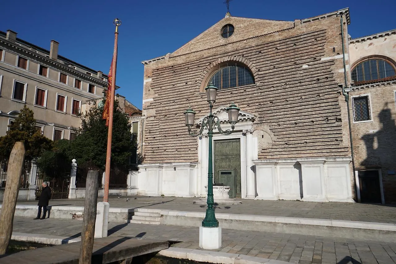 P 1779 Bed & Breakfast Venice Italy