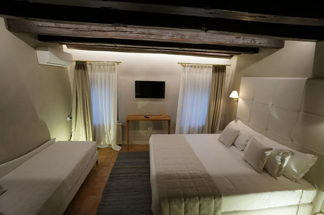 P 1779 Bed & Breakfast Venice