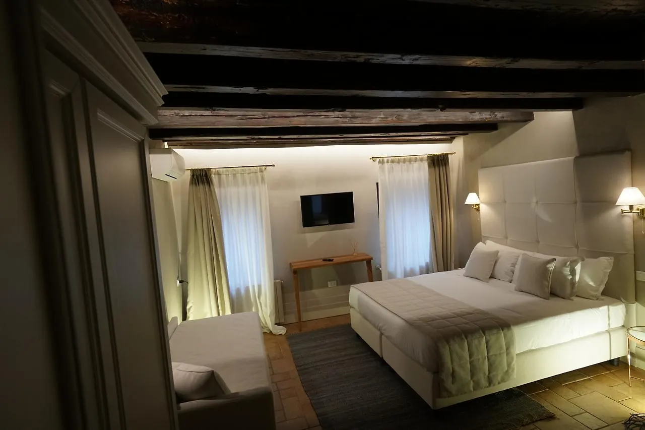 P 1779 Bed & Breakfast Venice