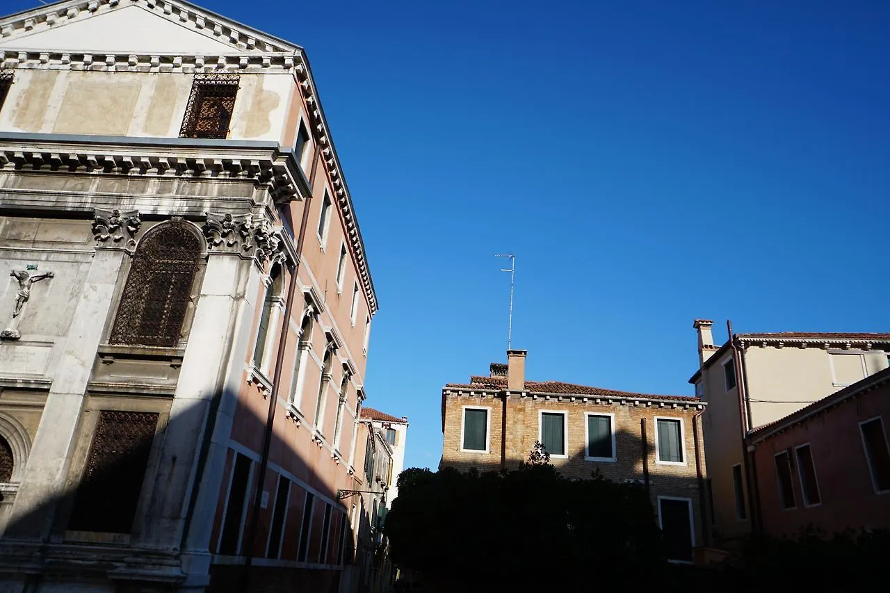 P 1779 Bed & Breakfast Venice