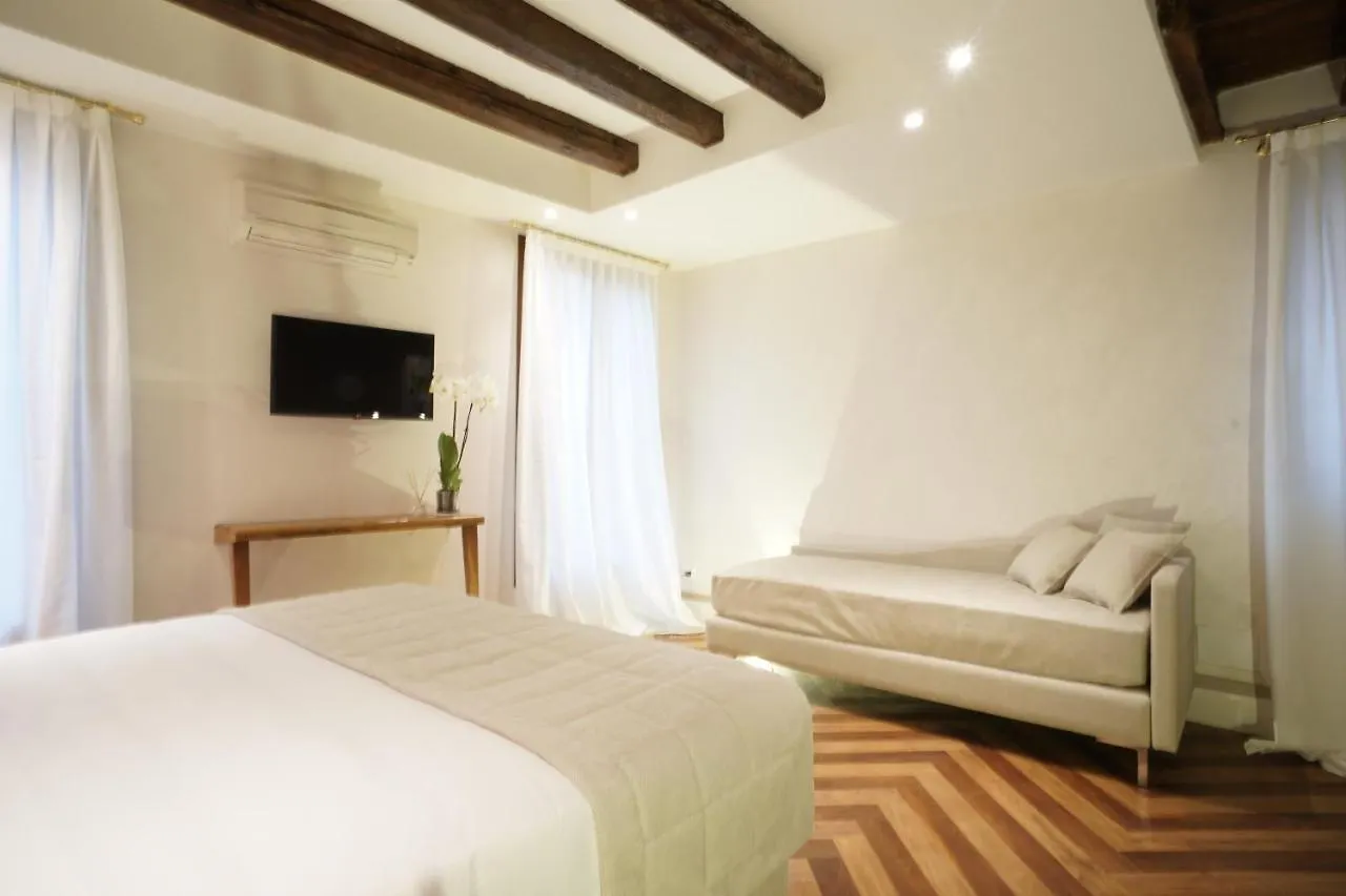 P 1779 Bed & Breakfast Venice