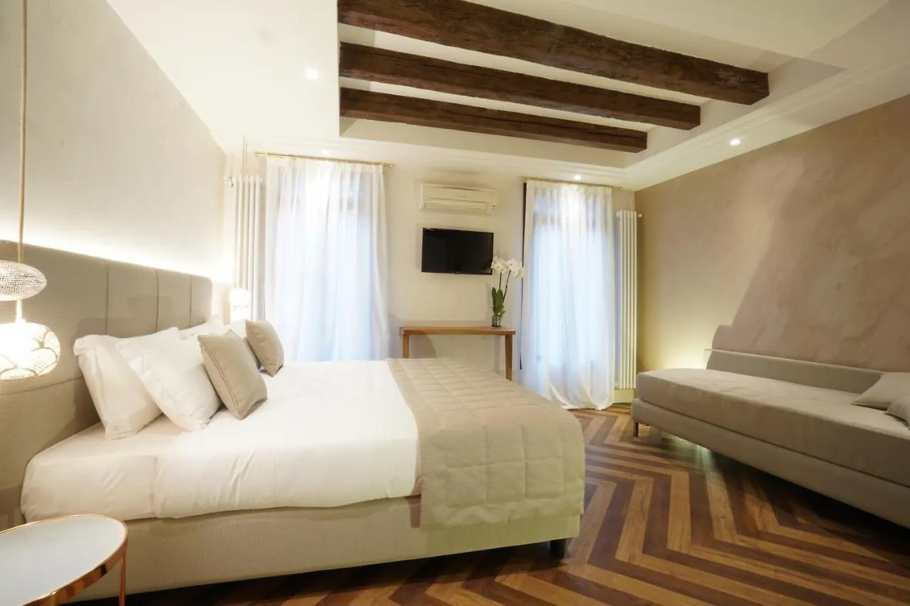 P 1779 Bed & Breakfast Venice